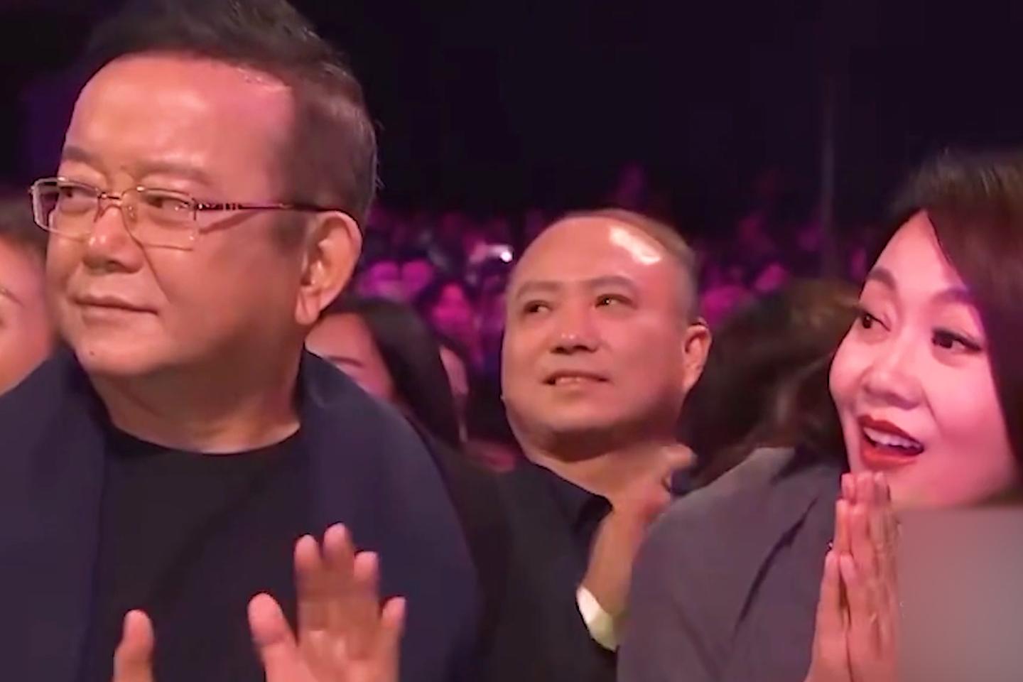 “满贯女王”迪丽热巴：与鹿晗*绑捆**CP遭全网群嘲，后逆袭重拾尊严