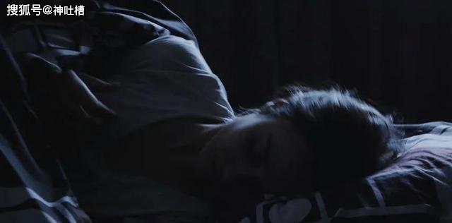 跟踪狂尾随女孩踩点,惊悚跟踪女孩