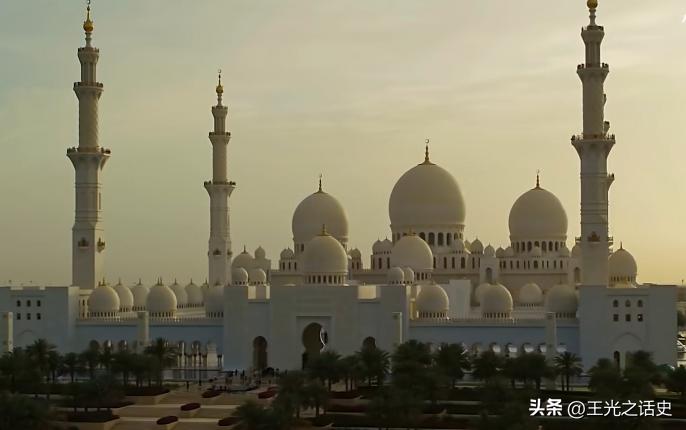 为什么富豪们如此青睐新加坡,新加坡为什么如此有钱