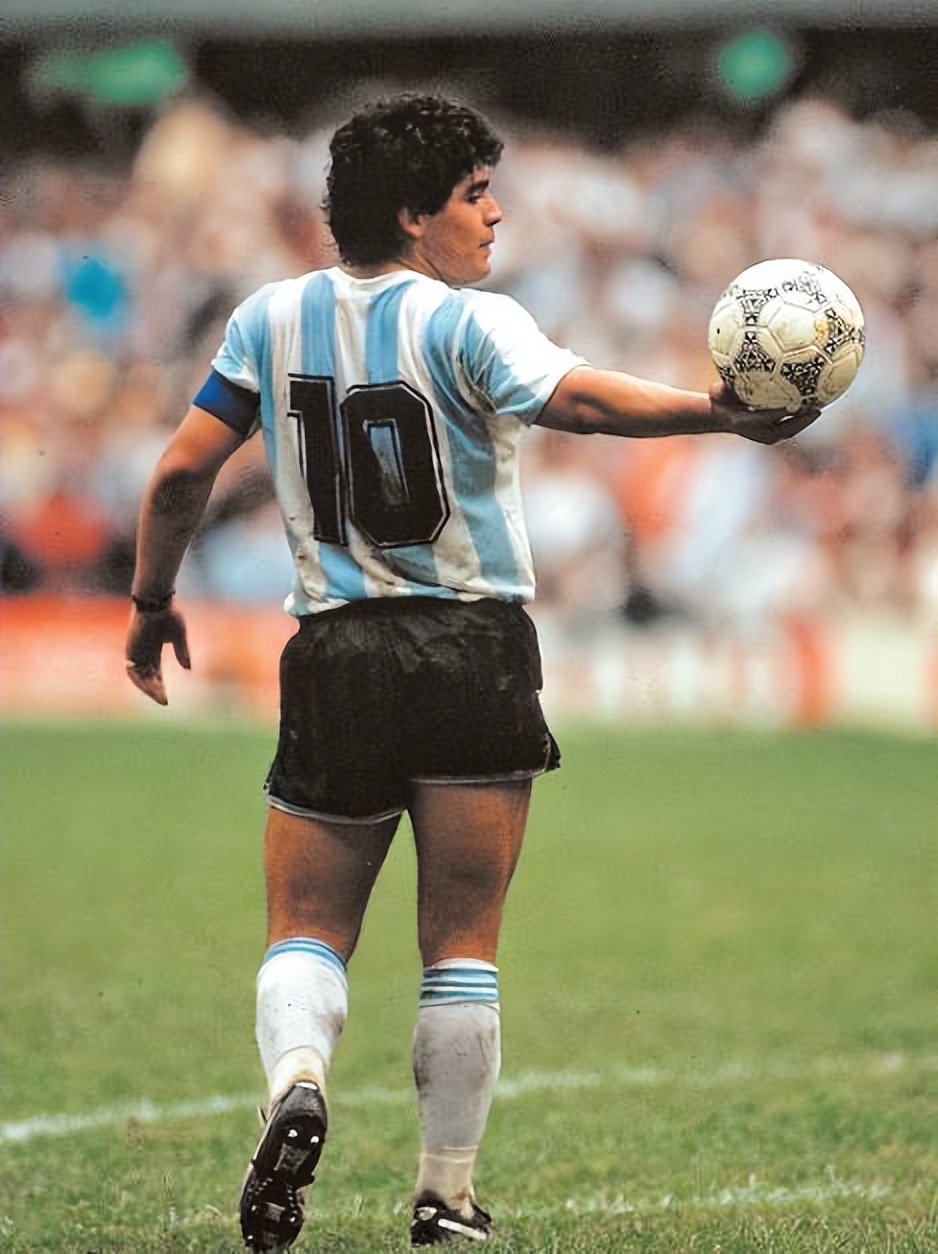 球王马拉多纳谈中国足球,我们为什么热爱足球这项运动