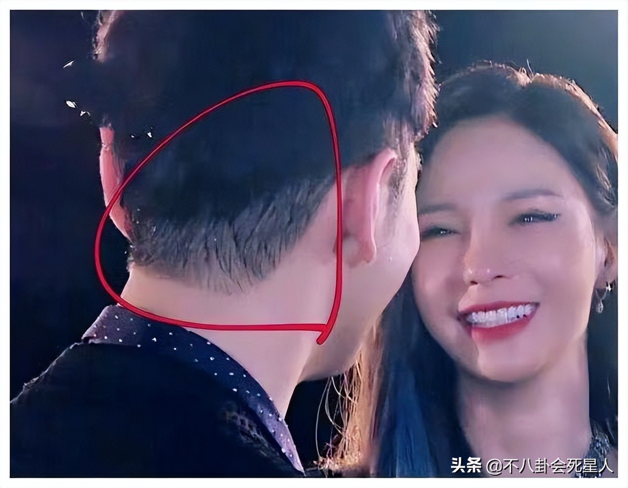 刘晓庆戴头套,刘晓庆戴假发吗