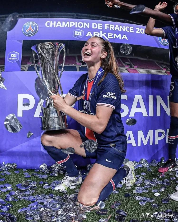 42岁足球球员阿方索,足坛黑白配