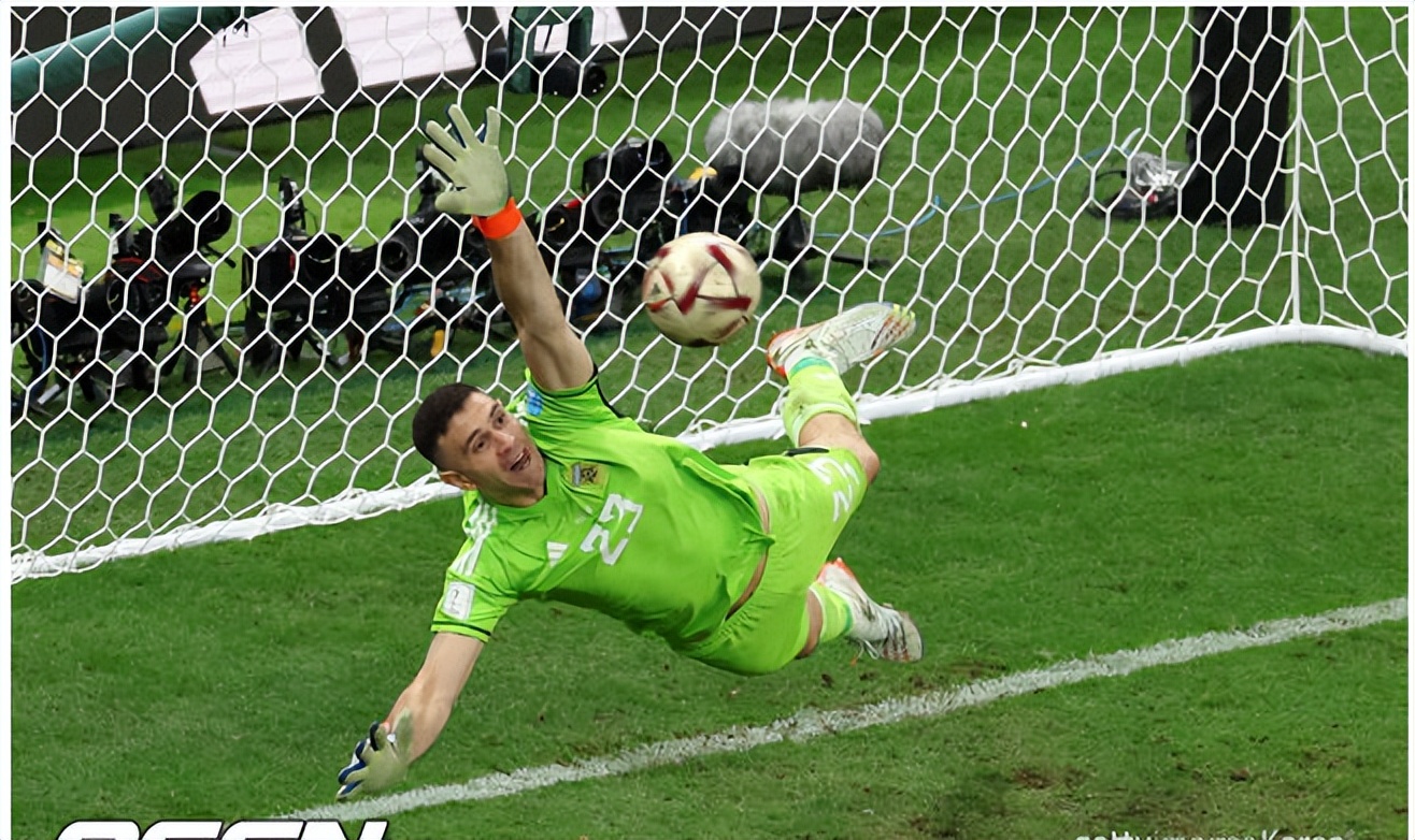 马丁内斯阿根廷门将美洲杯表现,世界杯守门员手套马丁内斯