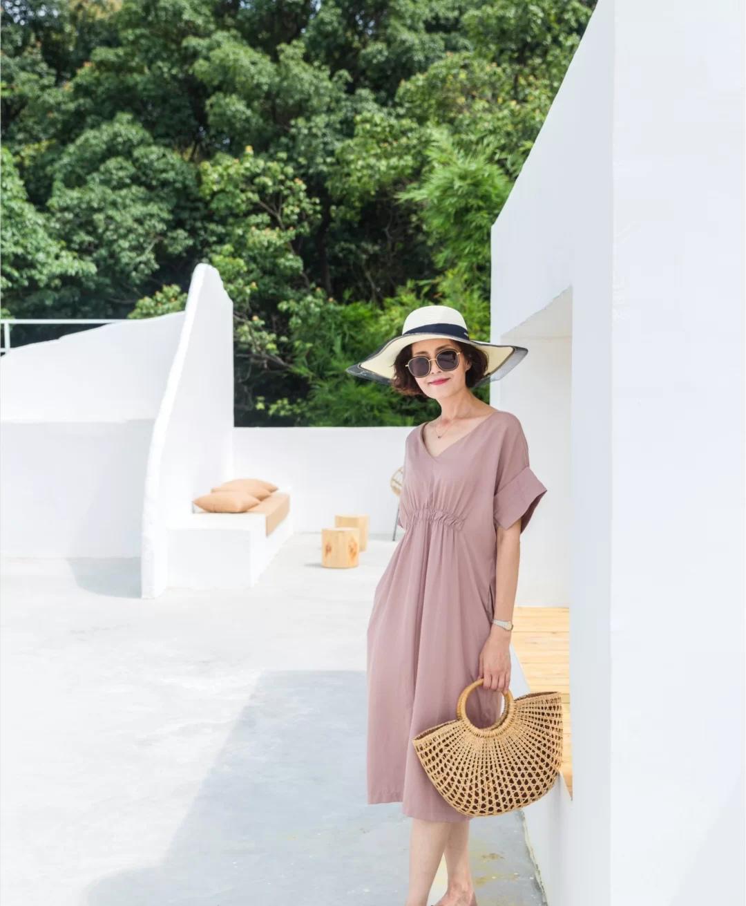 上了年纪的女人穿裙子,年龄大的女人穿什么裙子好看