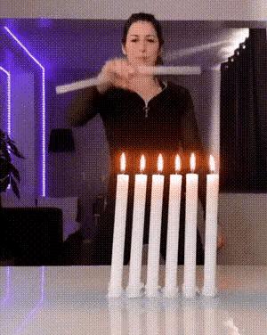 兄弟抢红包是挺快的，就是有点费手机，这屏幕得经常换吧，哈哈哈