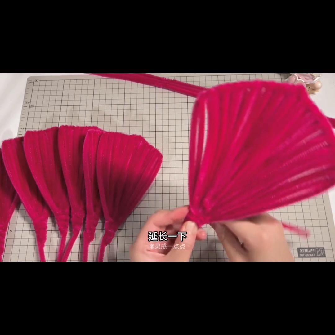 这还拿不下你？甜妹必备！扭扭棒手工超大玫瑰花！心意满...