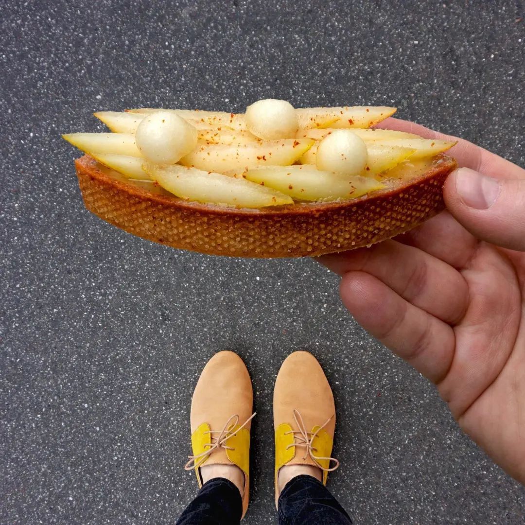 跟着「鞋子哥」逛巴黎甜品！每双鞋都适配！还能这么拍！