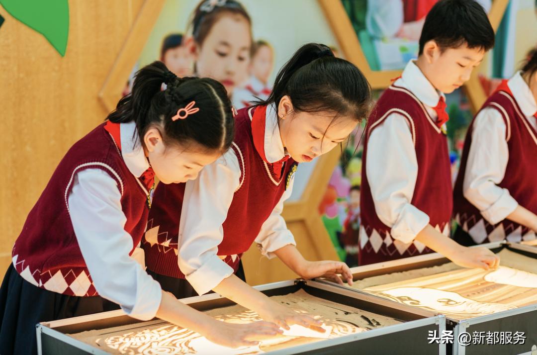 祝贺新学校,新都市区重点学校