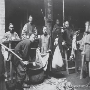 日军侵华兽行,日军当着国军的面杀俘虏