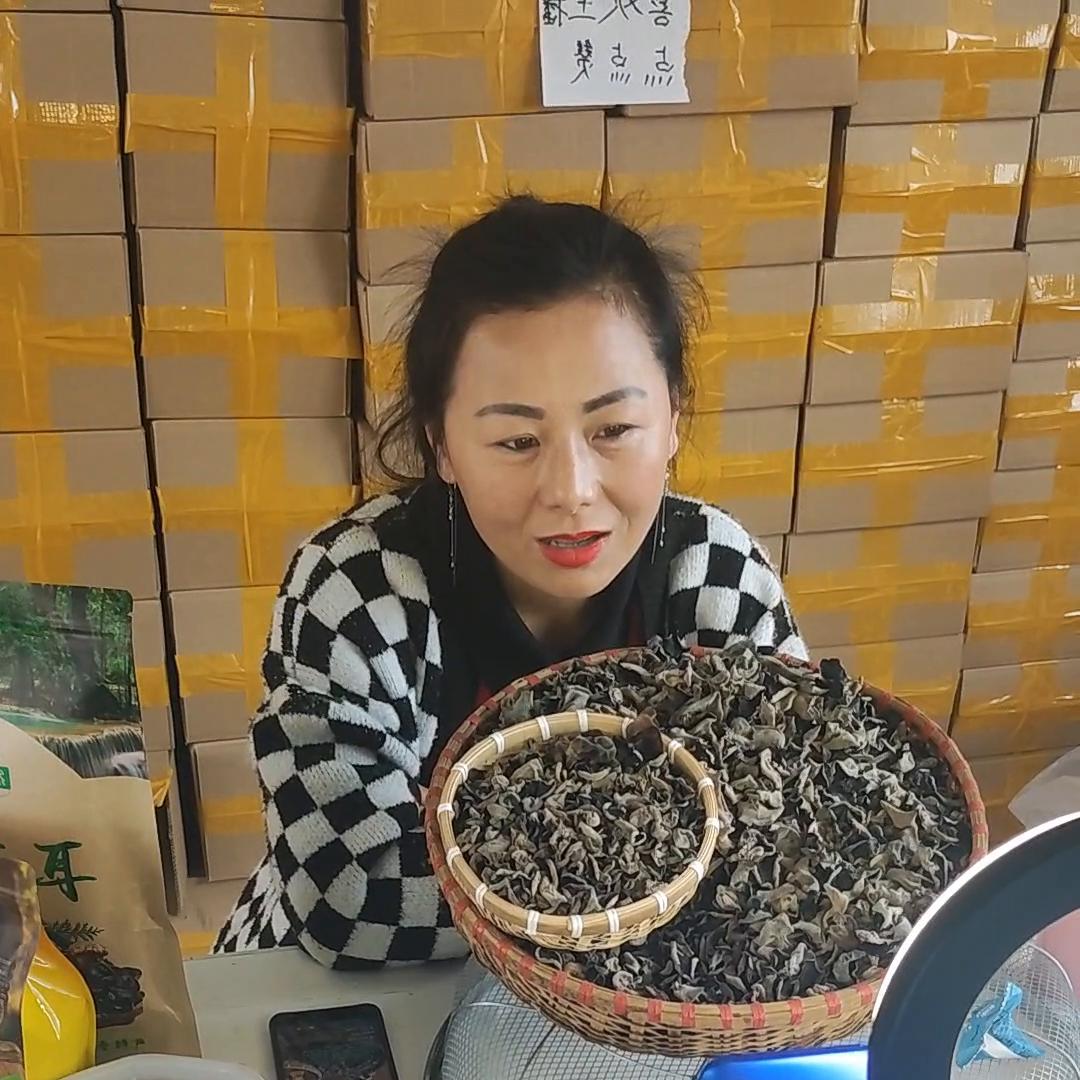 你知道姐姐有多努力吗,84年的小姐姐