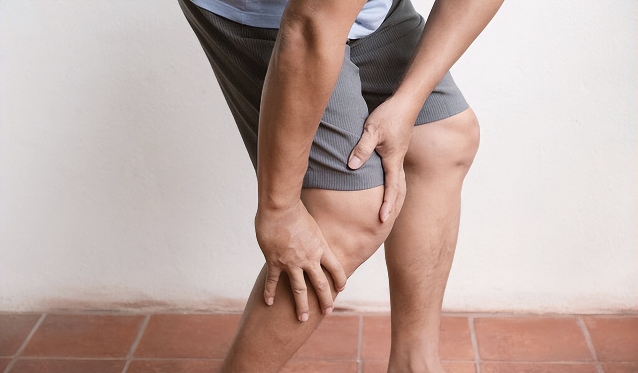 右腿膝关节酸软无力是怎么回事,左腿膝关节酸软无力是什么原因