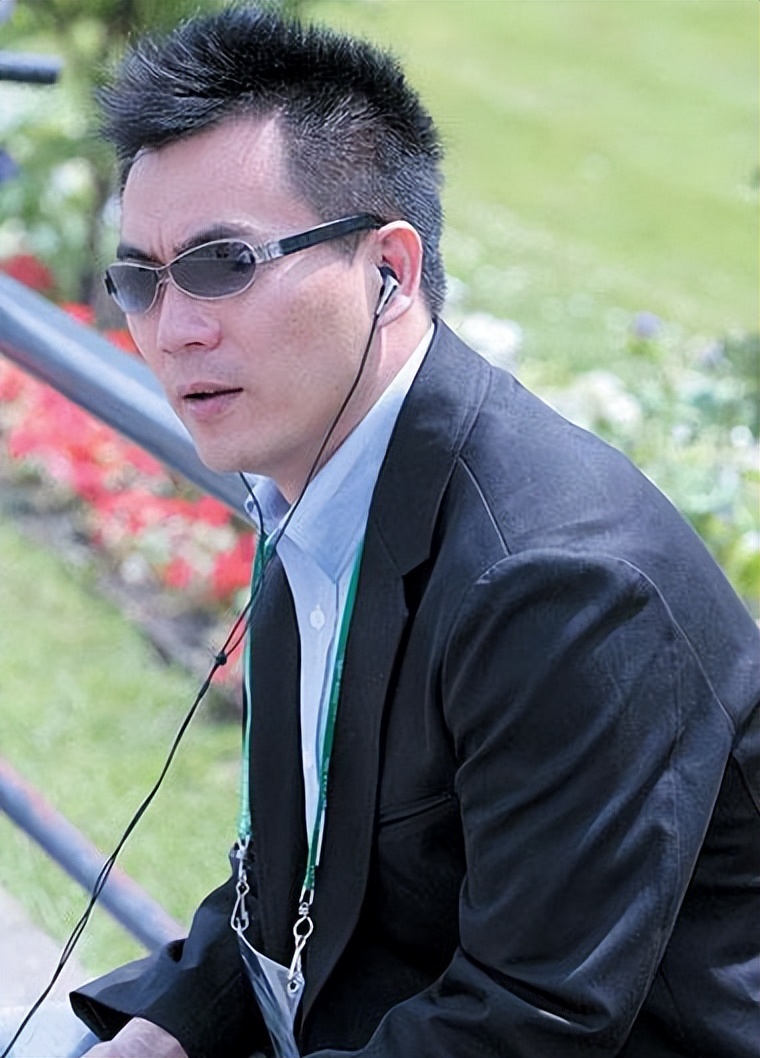 黄健翔前妻孙颖现状,黄健翔一家近照