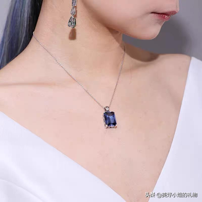 母亲节礼物项链黄金推荐,母亲节礼物排行榜前十名黄金饰品