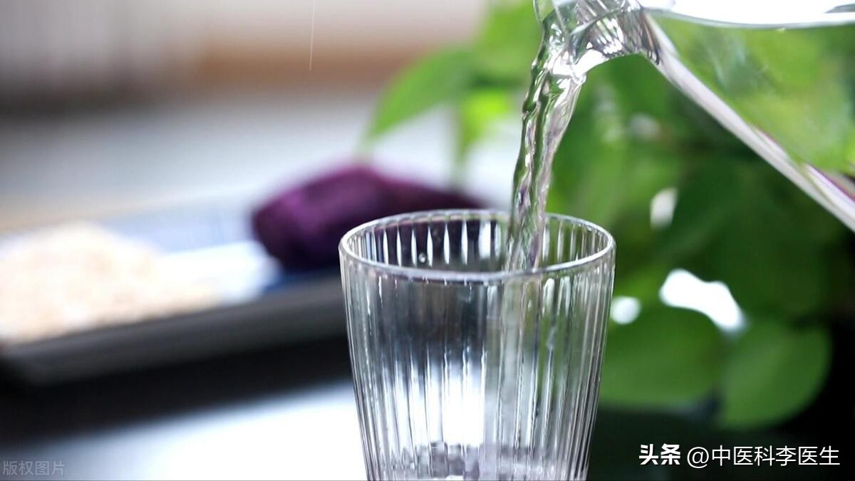 新冠“二阳”后，轻症尽量少吃药，做好3件事可以加快康复