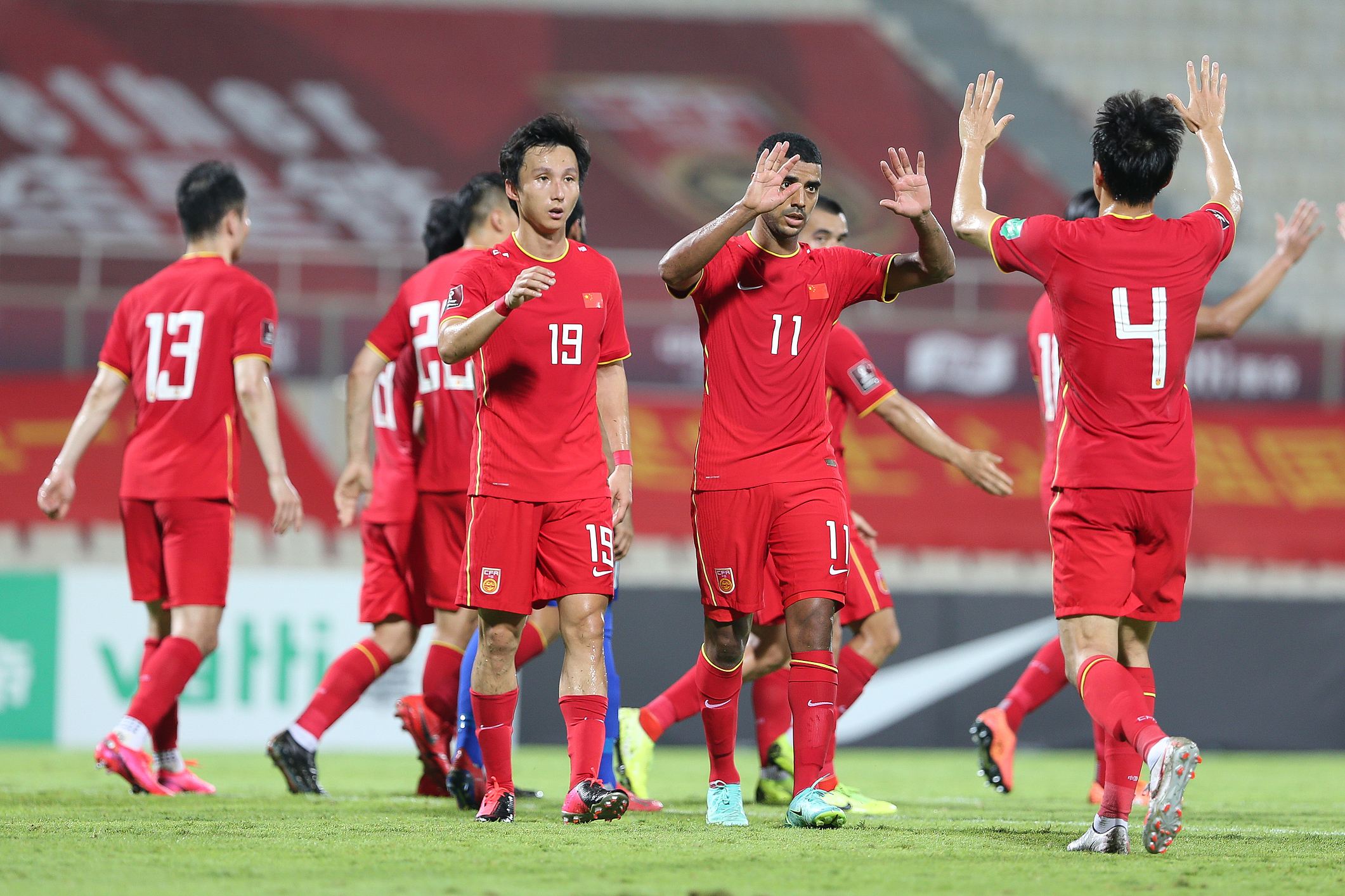 为什么国足连叙利亚都踢不赢,国足vs越南1-3足球回放