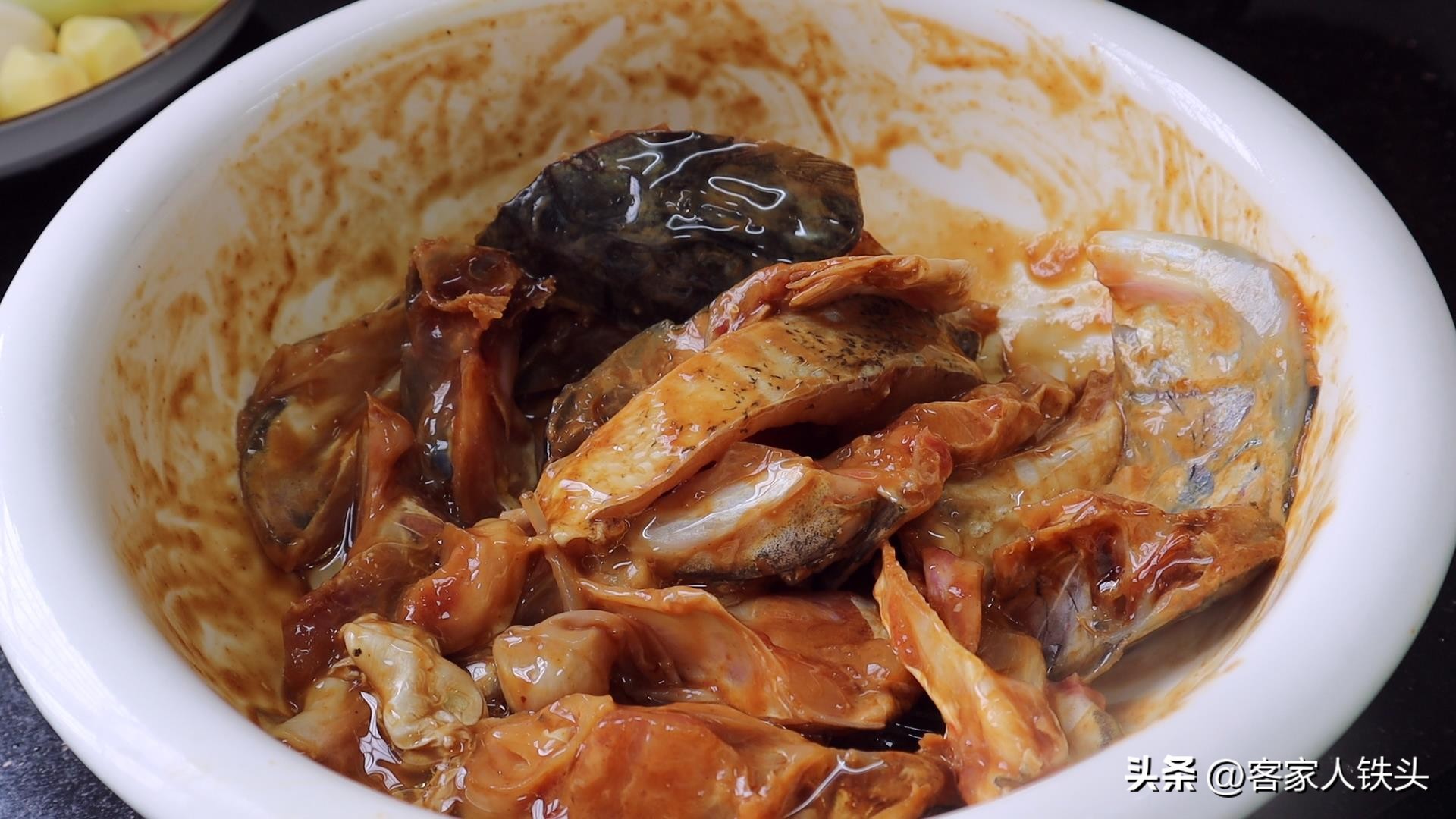 爱吃鱼头原视频,爱吃鱼的一定要收藏教你秘制做法