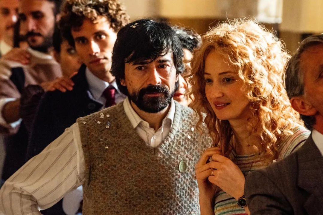 《起重机唱支歌》:意大利新现实主义电影中的经典之作