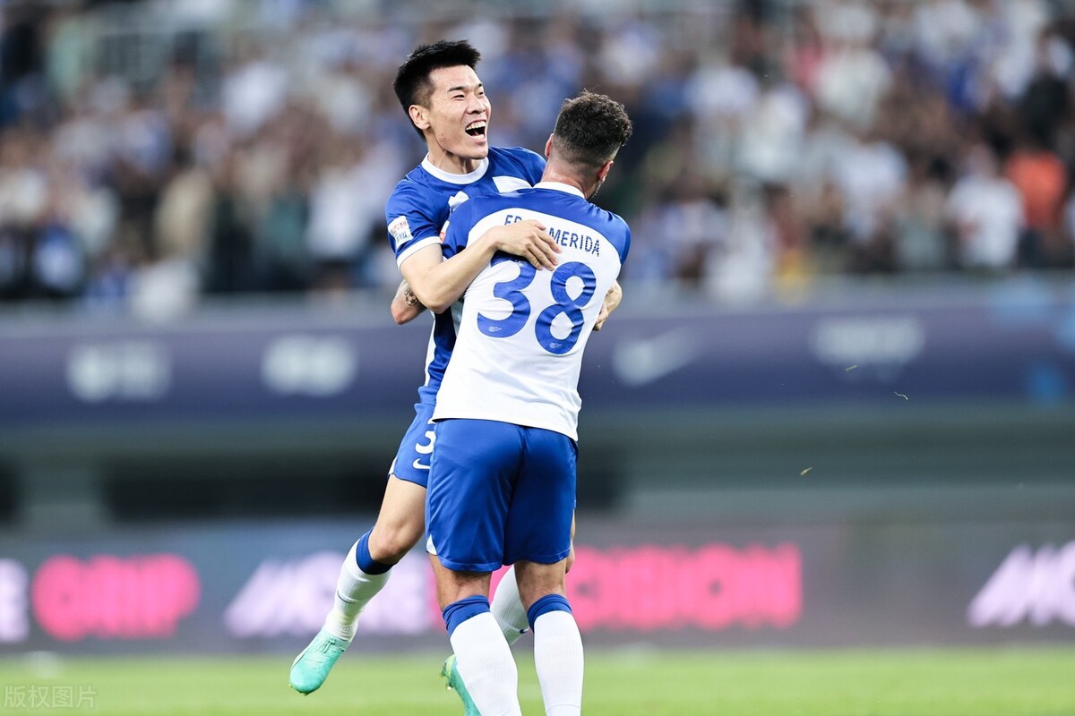 天津津门虎各个球员穿的球鞋,天津津门虎外援看于根伟踢球