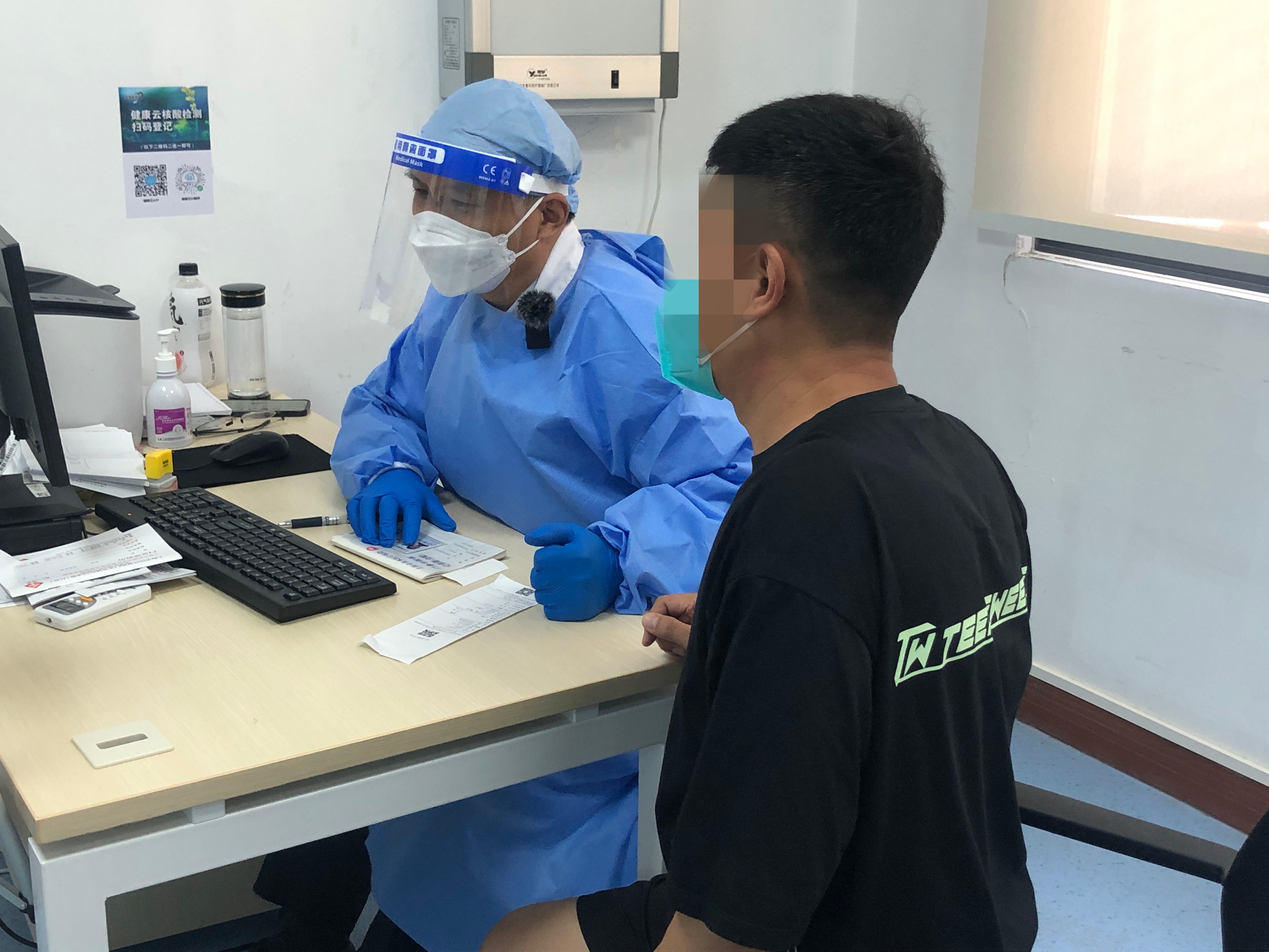 胸背部脊柱疼痛缓解方法,肩胛骨下方靠胸背部疼痛什么原因