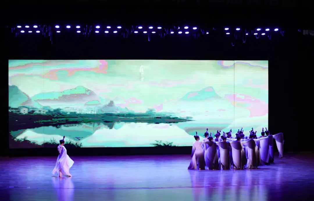 浠婂鑸炲姩,浠婂鑸炶捣鏉ュ箍鍦鸿垶