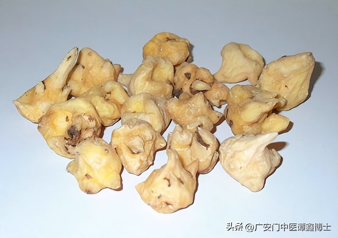 脾胃虚弱便血要如何治疗,喝调理脾胃虚寒中药后便血