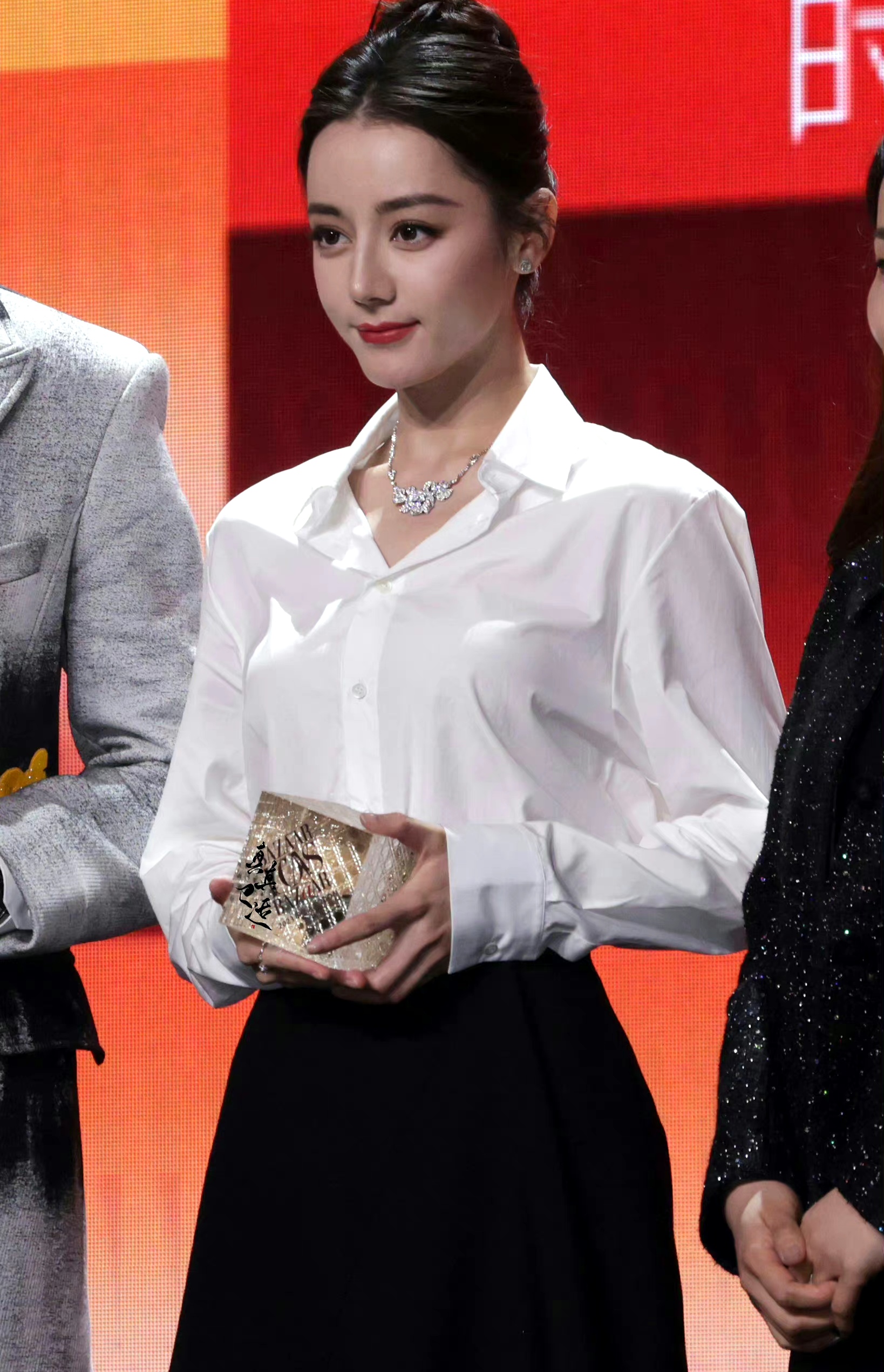 芭莎慈善夜红毯杨颖,杨幂杨颖刘亦菲芭莎