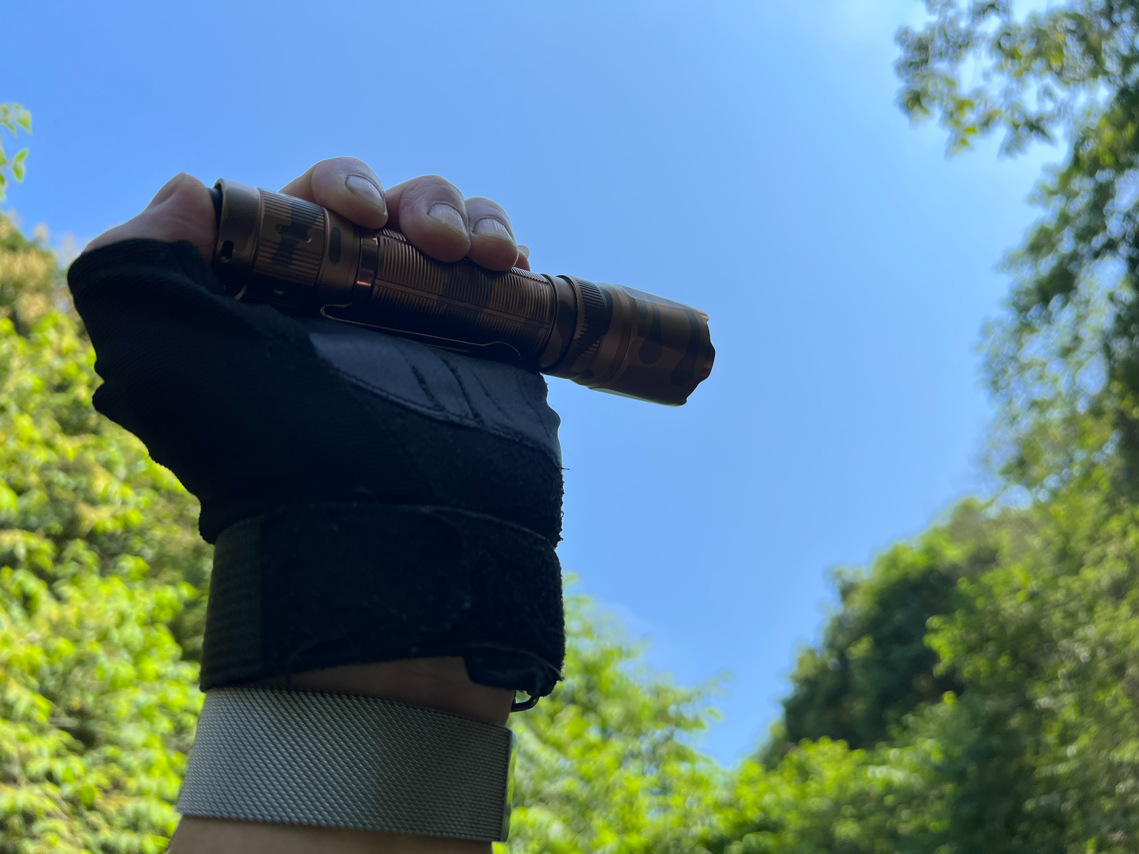 fenixtk22手电评测,fenixtk20uev2.0战术手电