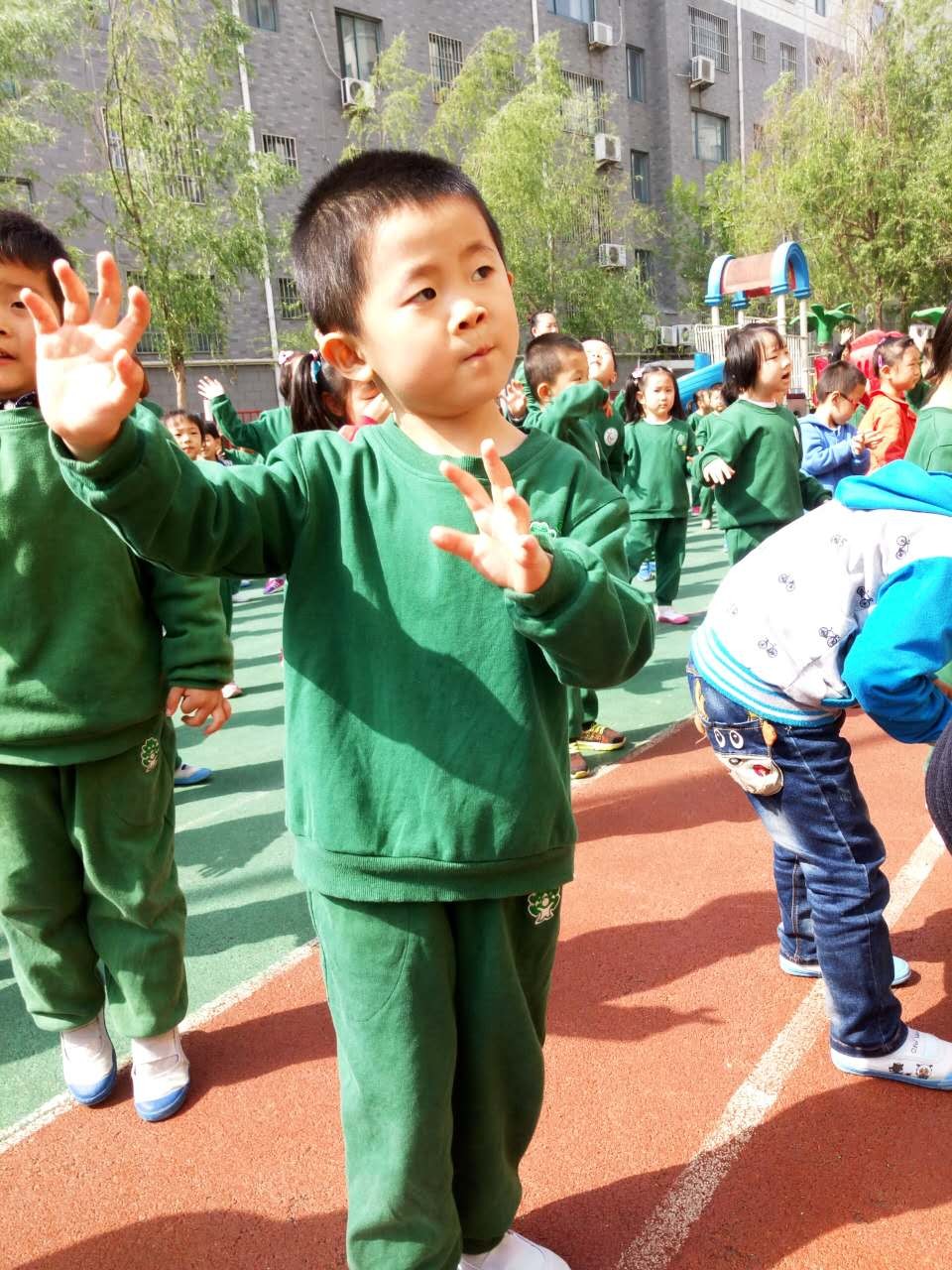 山东德州跨世纪青苗幼儿园：蒙氏班孩子的表达力