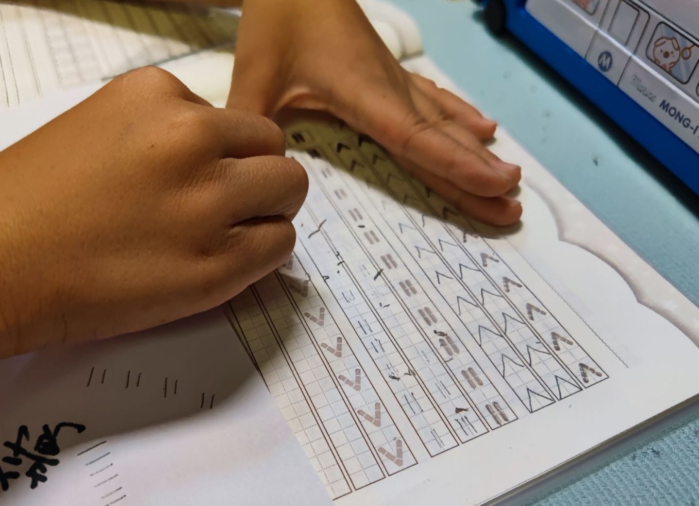 孩子换同桌很苦恼,家长非要给孩子换同桌怎么开导