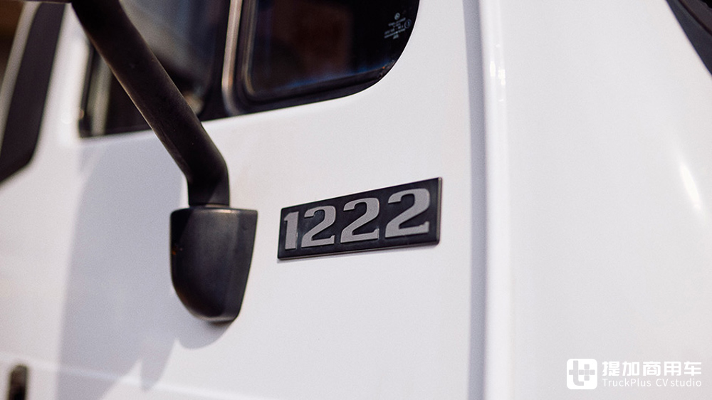 车龄32年性能如新，带你看德国卡车收藏家的爱车：奔驰MK1222S