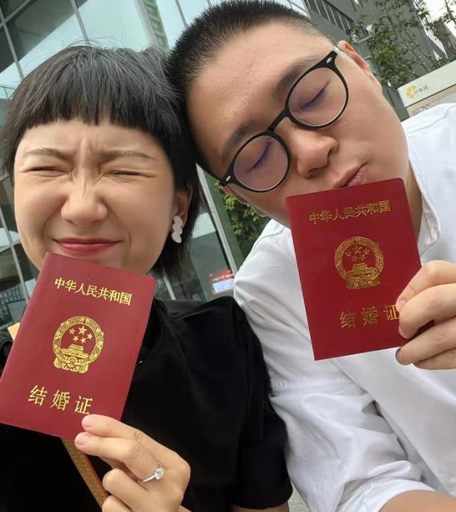 郝劭文晒婚纱照和妻子秀恩爱,郝劭文结婚感言