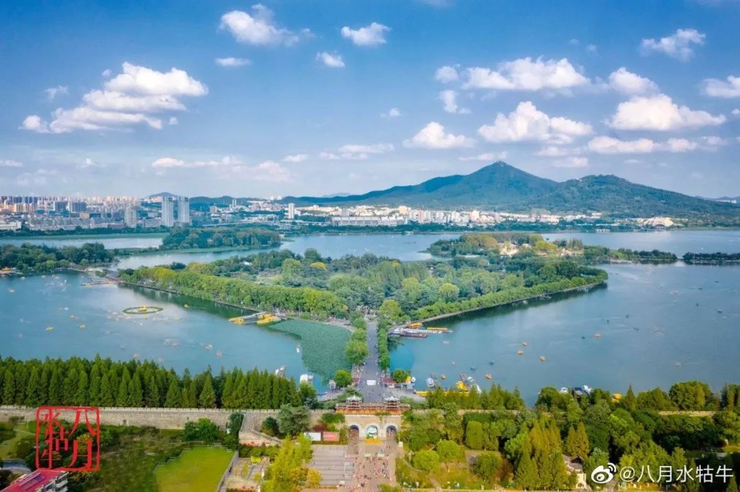 新时代，我们这样学雷锋！