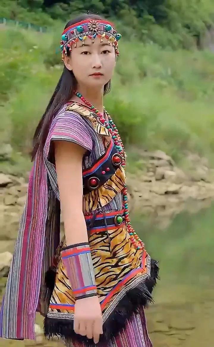 五十六个民族服饰排行榜,中华五十六个民族服饰大合集