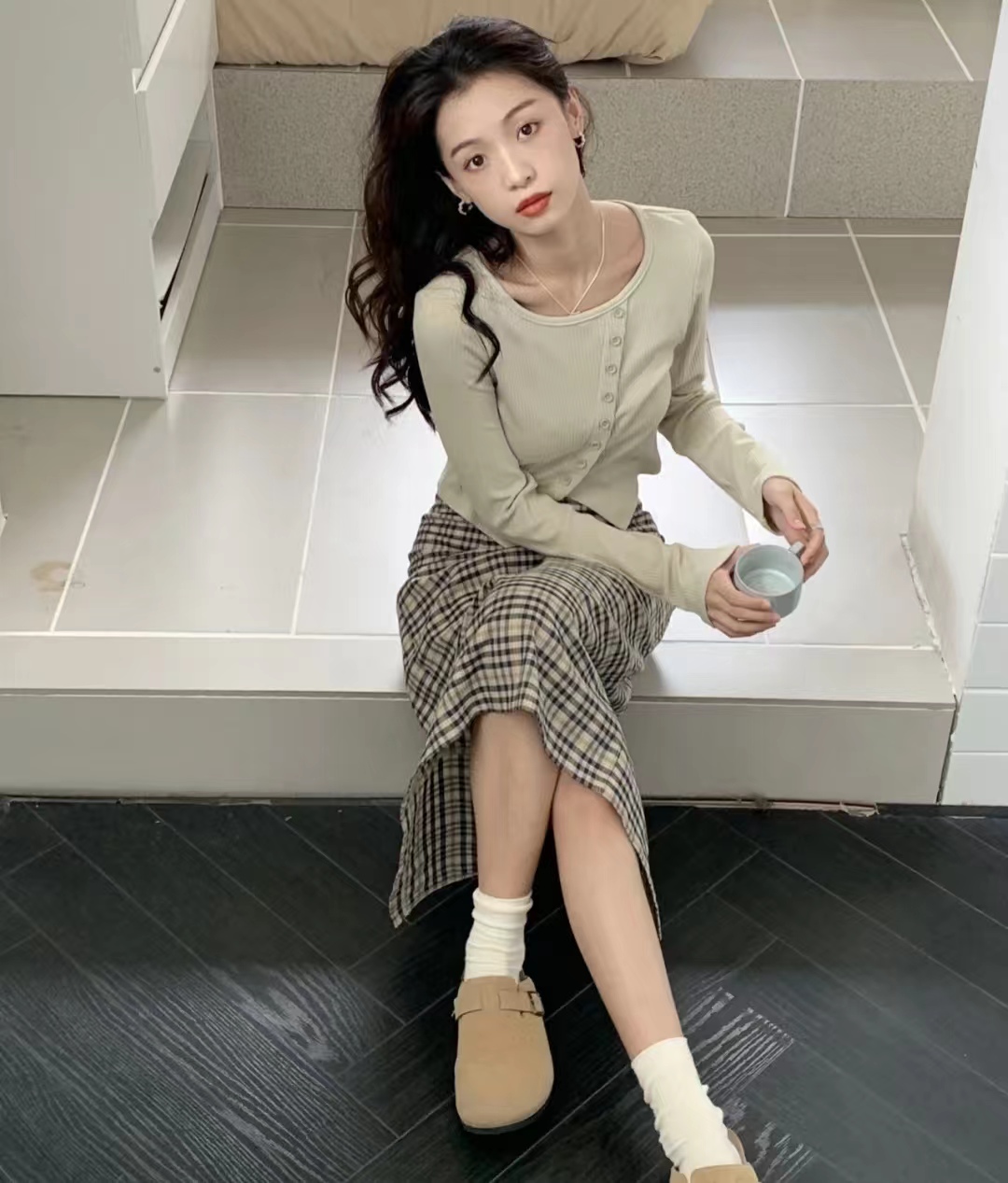 品牌专柜正品高腰显瘦显高半身裙,最时尚最好看显瘦的半身裙