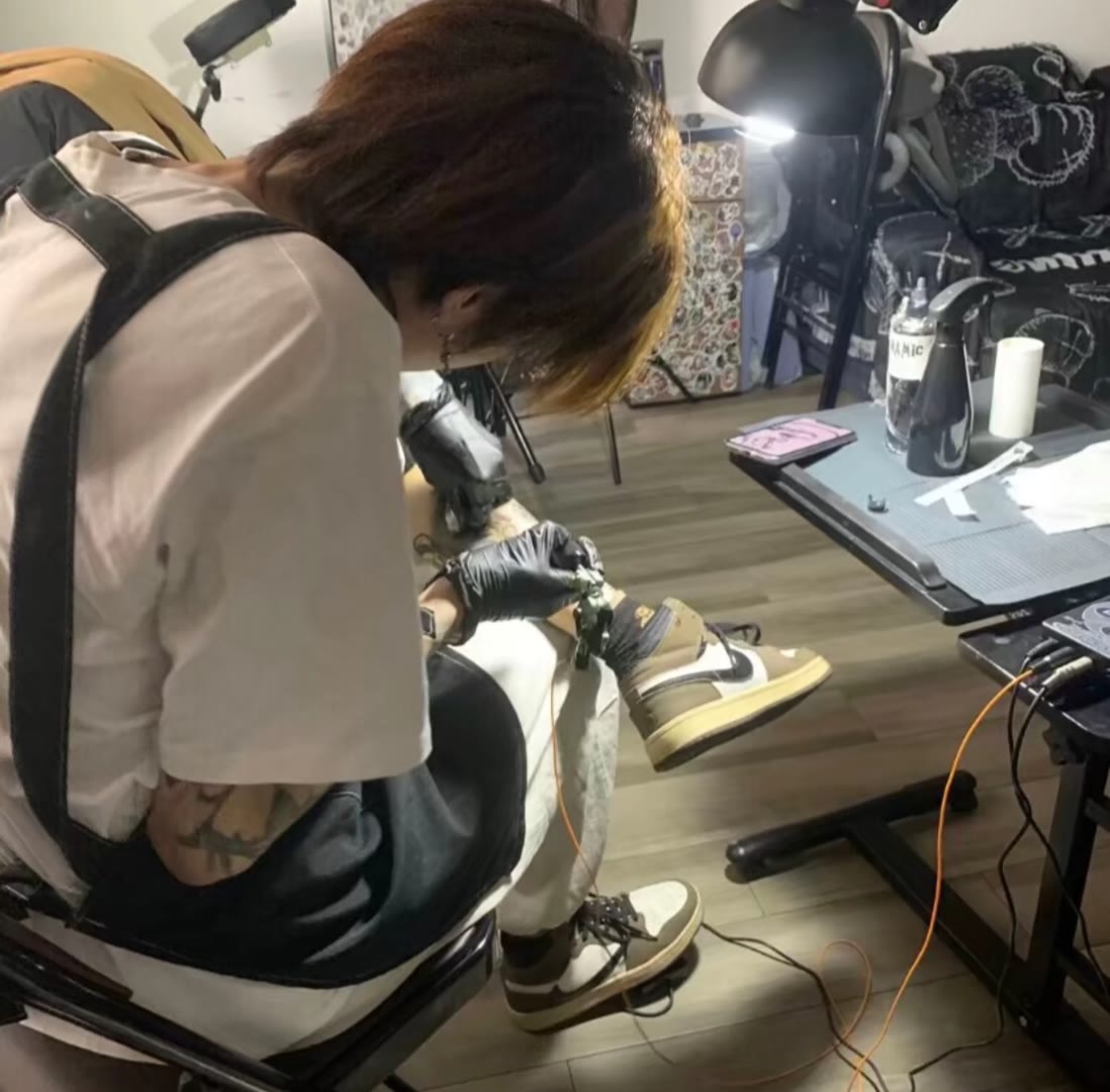 氛围感男生头像真人戴耳机,氛围感男生头像成熟稳重高清