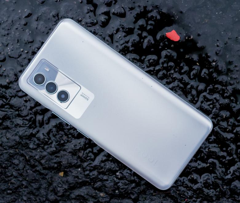 骁龙870目前性价比最高的手机,首款骁龙870机型跌至1599