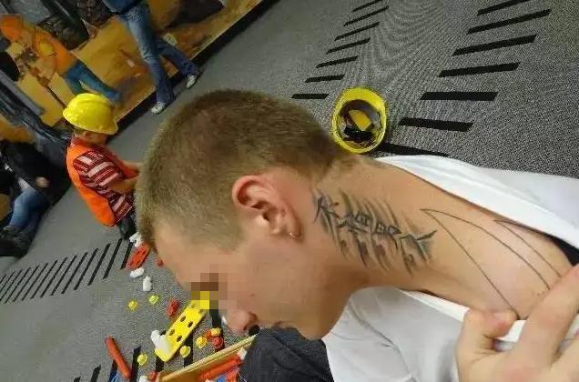 老外奇葩汉字纹身,老外的汉字纹身