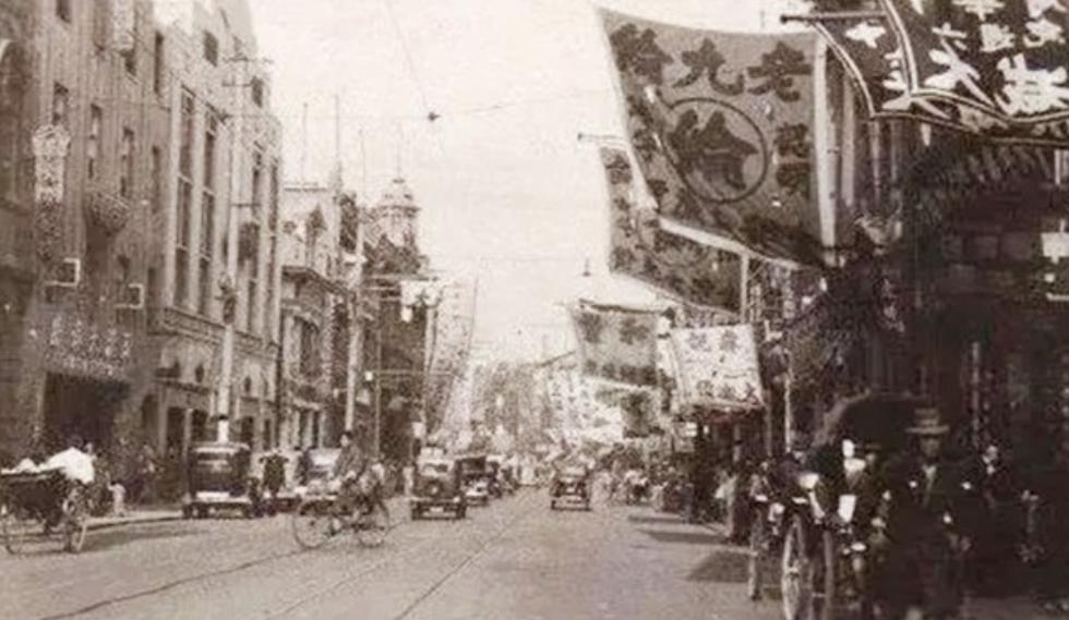 美国记者故意刁难周总理：为啥要用美产钢笔？犀利回答让对方羞愧