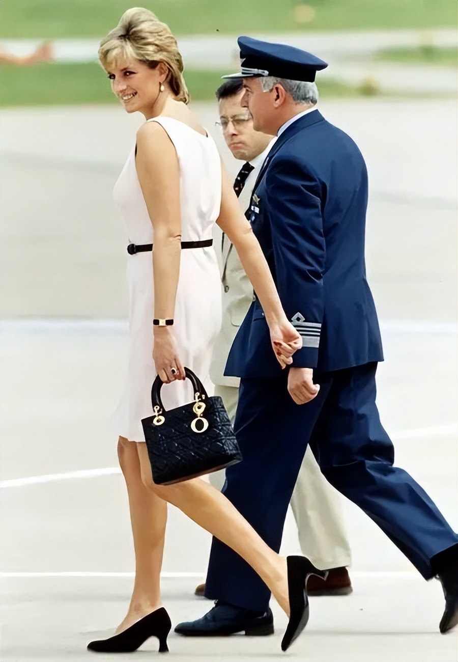 最难代言的奢侈品牌,各个奢侈品牌代言人的地位