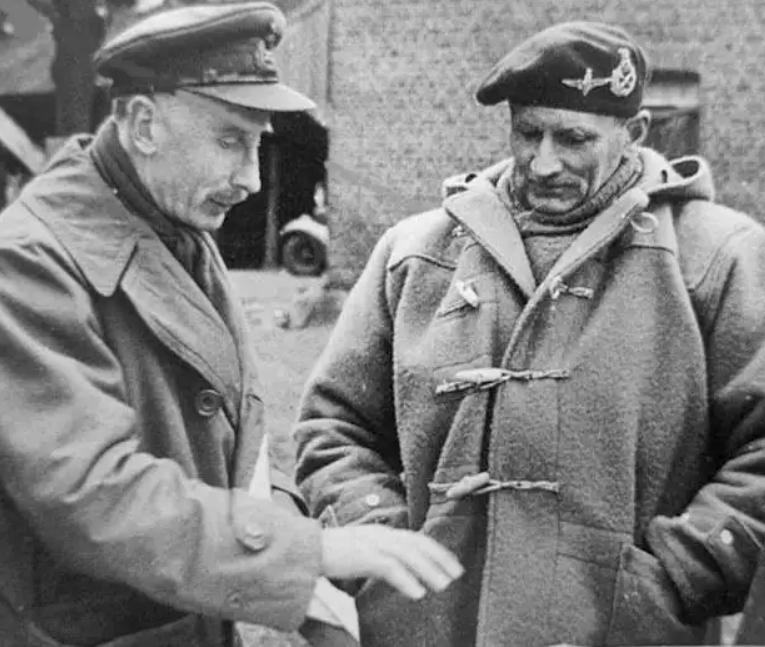 蒙哥马利参观延安澡堂,蒙哥马利参观中国军营