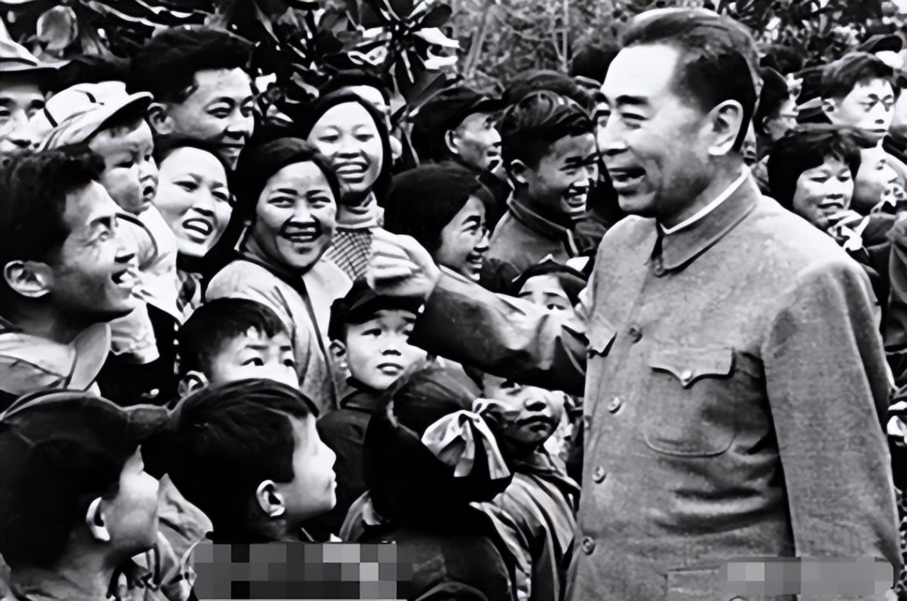 1972年，那个和周恩来“偶遇”的杭州小女孩，后来怎么样了？