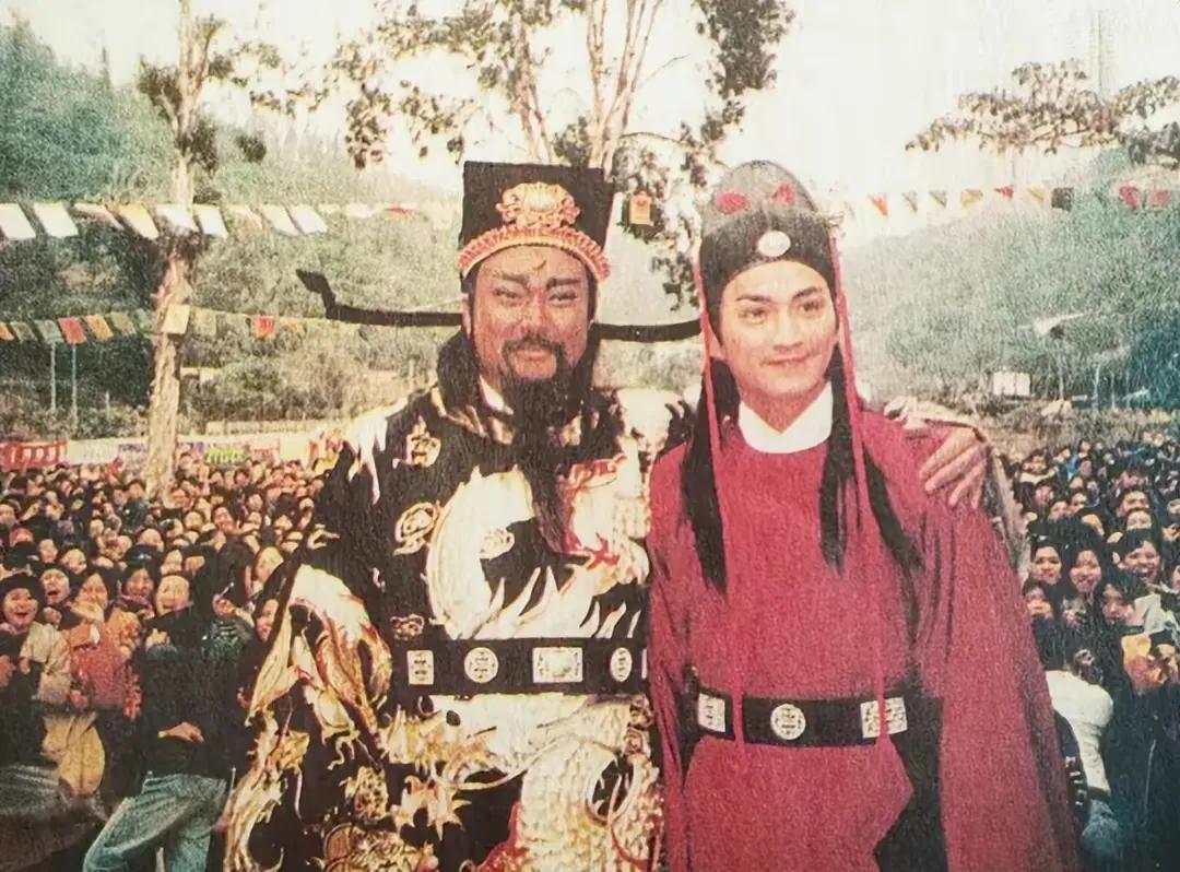 真假包公中展昭遇见假包拯公孙策,包青天之七侠五义公孙策与展昭