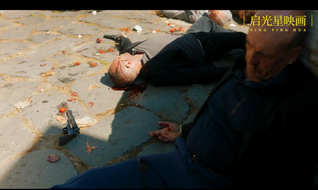 黑帮女老大成长史,黑帮女老大的传奇人生