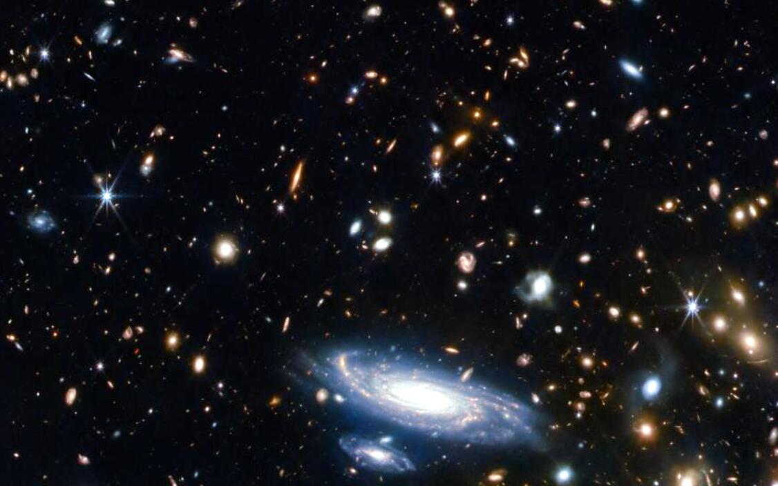 黑天鹅出现了？韦伯望远镜发现6个“不该存在的星系”