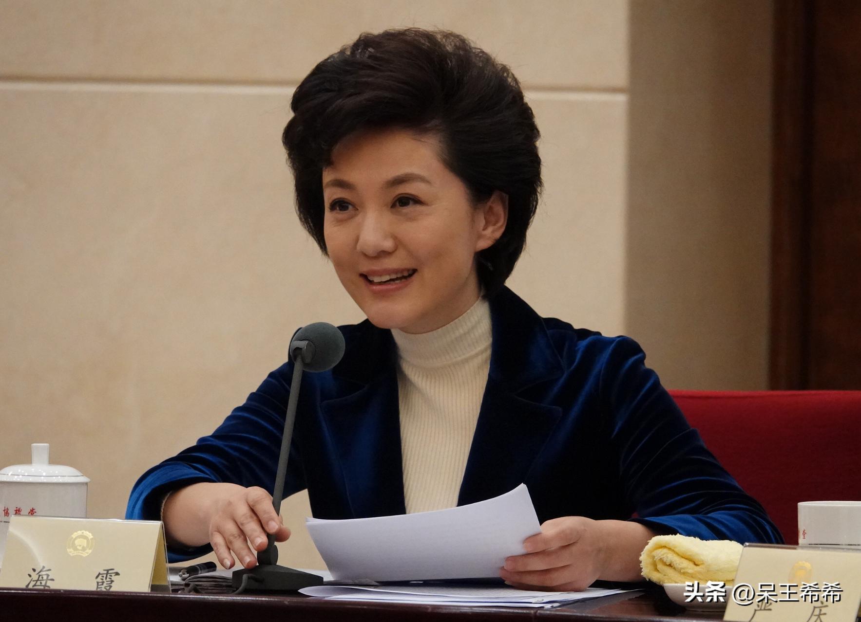 海霞为啥不主持新闻了,新闻联播海霞去哪了