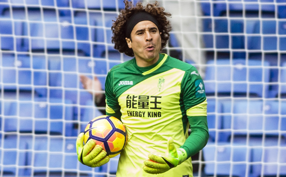 世界杯英雄志：力扑莱万点球再度超神的奥乔亚，曾与球迷感动世界