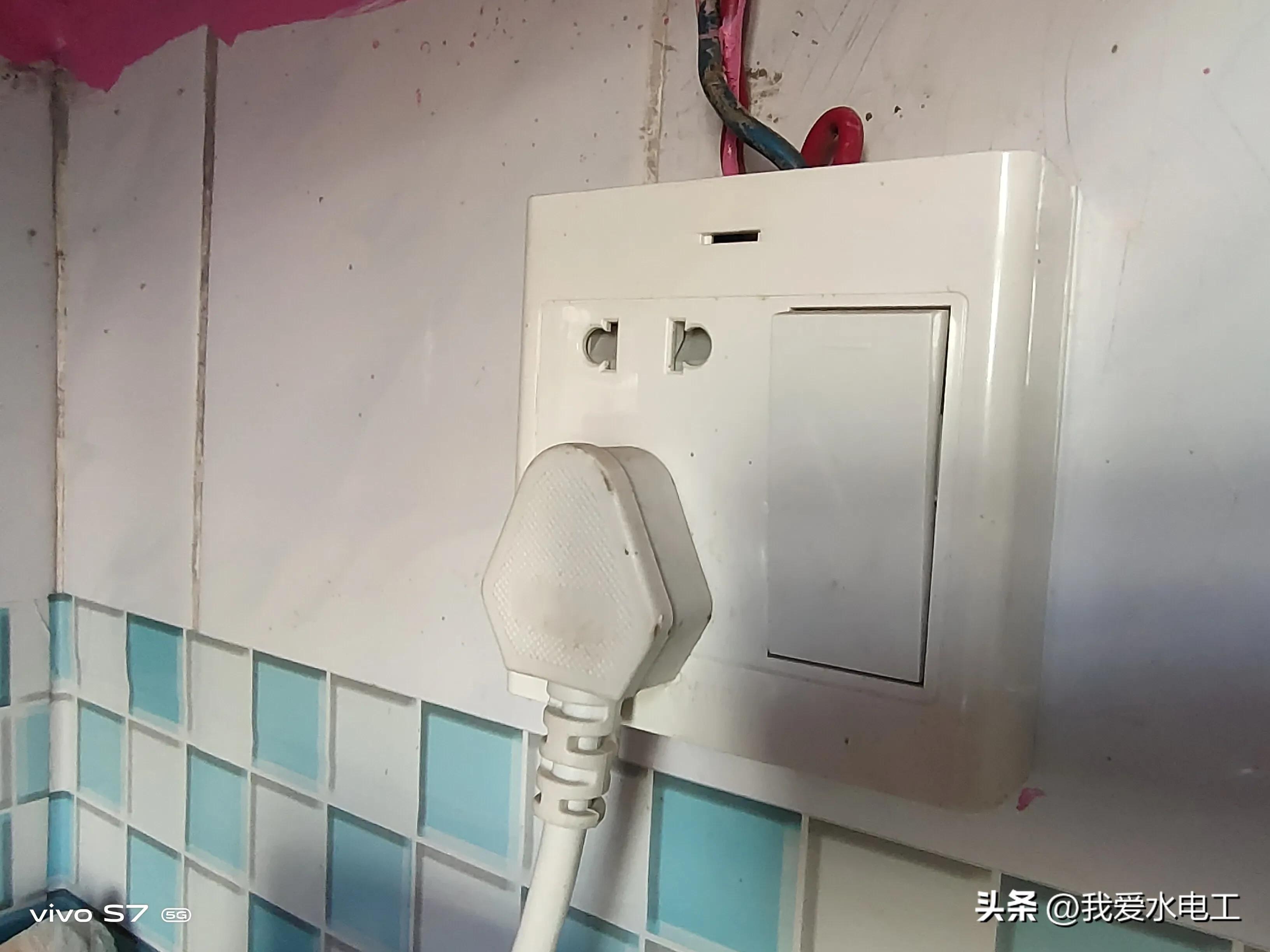 家里插座很难插怎么办,插座不好插的小窍门