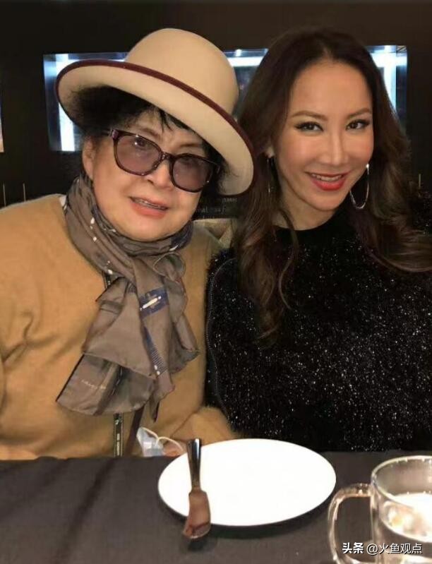 李玟因为被了解是幸福的,李玟笑容背后藏着无奈与心酸