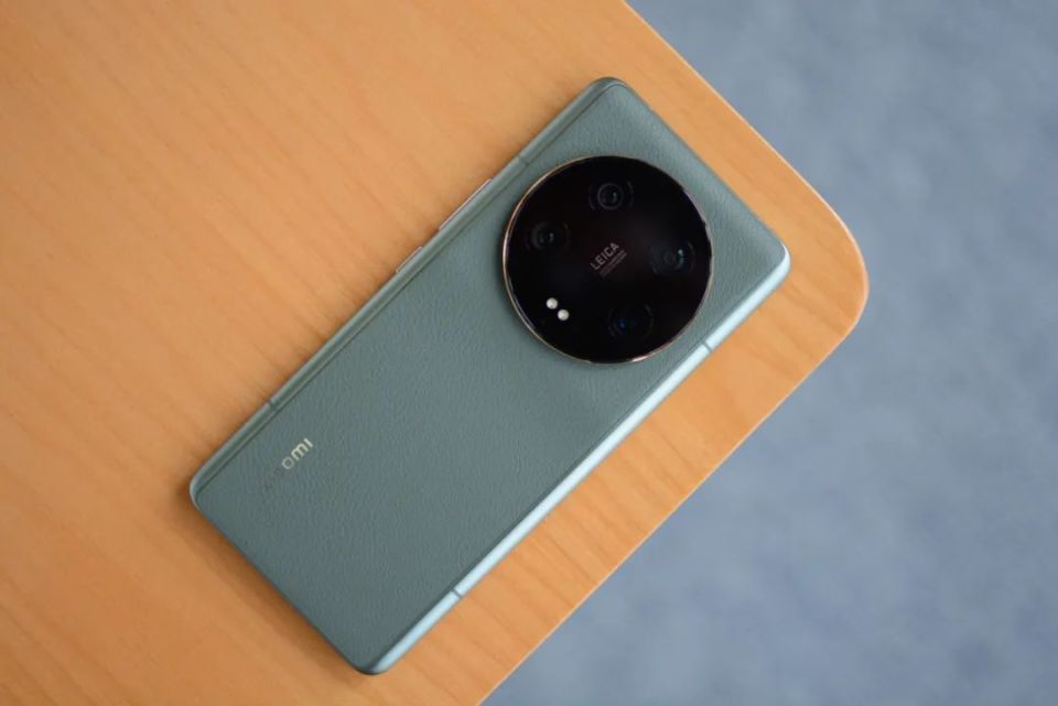 苹果14plus与小米13ultra怎么选,苹果14pro和小米13ultra选哪个