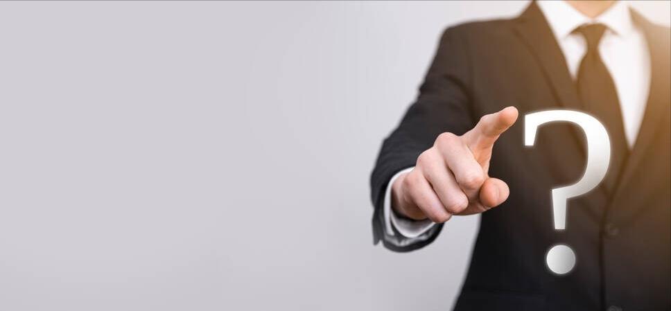 人教版插图涉及违法吗,人教版教材插图惹争议后续追责